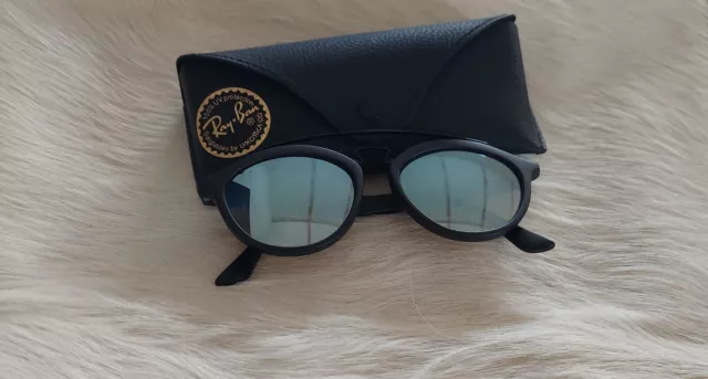 Ray-Ban Round  Sunglasses