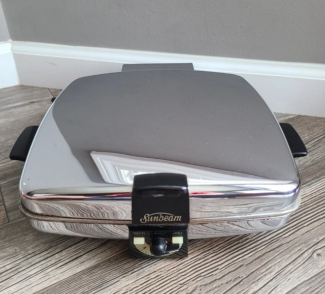VINTAGE SUNBEAM CHROME Waffle Iron Baker and Grill Model CG Tested