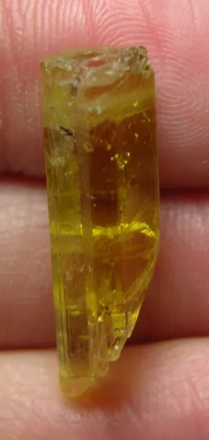 9.55ct Pakistan Raw Rough Yellow Beryl Heliodor Stick Crystal Specimen 25mm