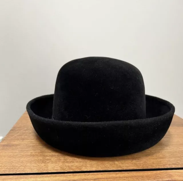 Borsalino Size 22,5 Alessandra Italy Women’s Black Velvet Hat