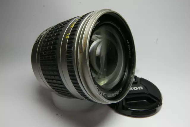 Nikon ED AF Nikkor 28-200mm f3.5-5.6 G Auto Focus Lens for Nikon Mount **READ**