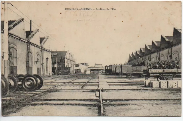 ROMILLY SUR SEINE - Aube - CPA 10 - ateliers chemin de fer de l'est - vue trains