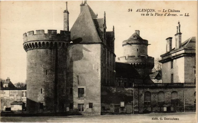 CPA AK ALENCON - Le Chateau vu de la Place d'Armes (355240)