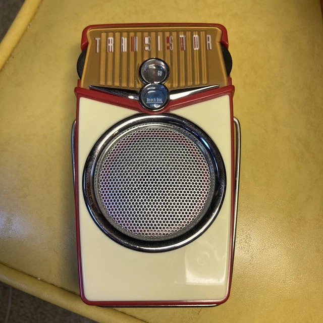RETRO 1960S-STYLE PORTABLE Beach Boy Transistor AM/FM Radio Red Cream ...