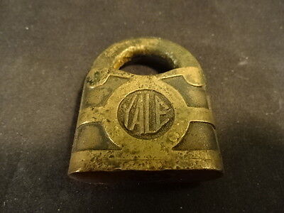 Old Vtg Antique Collectible Brass YALE Y&T Padlock Lock No Key
