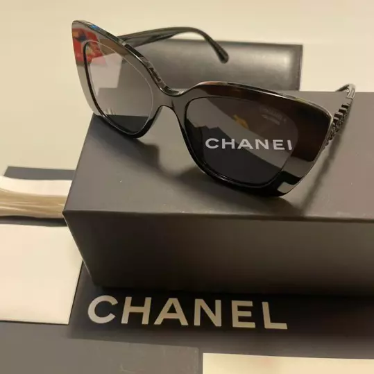 Chanel Ch5488 C622t8 in Black