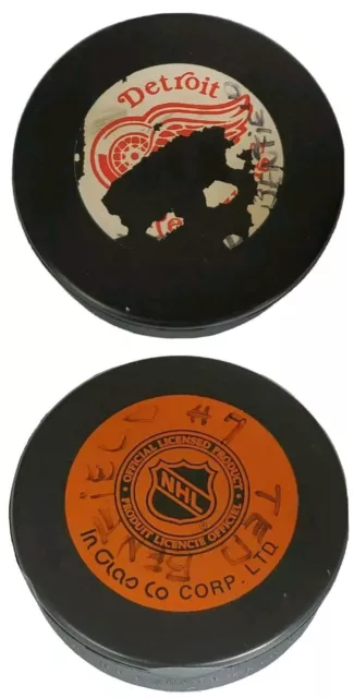 Chipped logo TED BENFIELD #7 NHL OFFICIAL DETROIT RED WINGS SIGNED PUCK VINTAGE