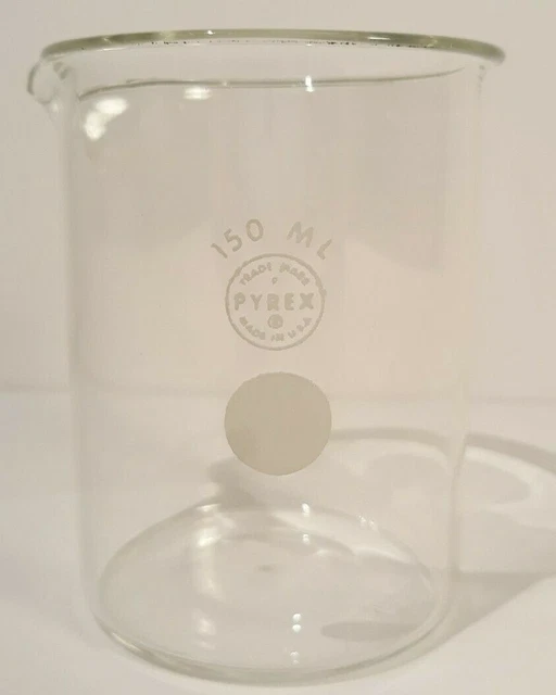 Vintage Pyrex 150 ml Flat Bottom Beaker with Pour White Stamp Trade Mark USA