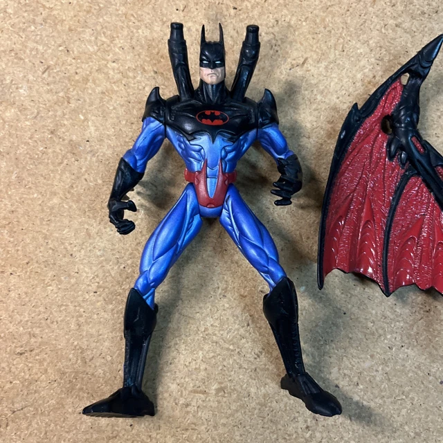 Kenner 1997 Legends of the Dark Knight Batman Neural Claw Action Figure Read