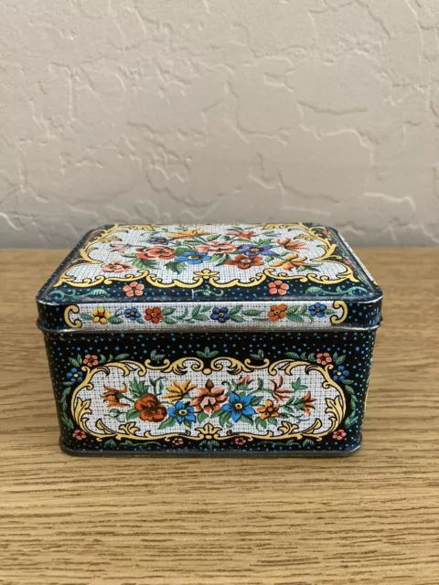 Vintage DAHER Decorative Tin w Hinged Lid Floral Pattern Design Made in ENGLAND