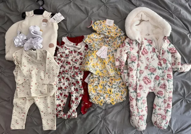 Pacchetto articoli 7 nuova con etichette bambina 6-9 mesi