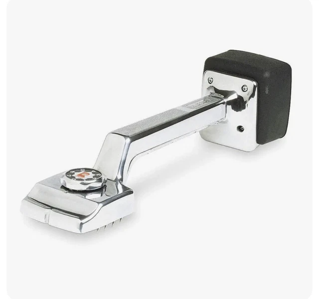 Roberts Deluxe Adjustable (from 17in. to 21in) Knee Kicker 10-412-2