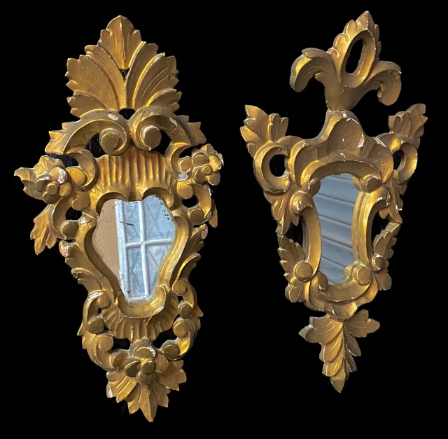 Antigua pareja de espejos, cornucopias doradas de madera. S. XIX. Pequeñas. Rara