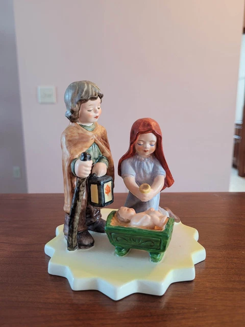 Goebel Hummel Children Nativity #44700-14 TMK 5 Skrobek 5 1/2" Tall