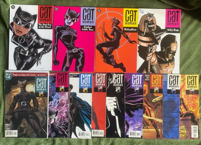 CATWOMAN by Ed Brubaker 4 volumes TPB + singles FIRST PRINTS DC Comics 2002 VGC