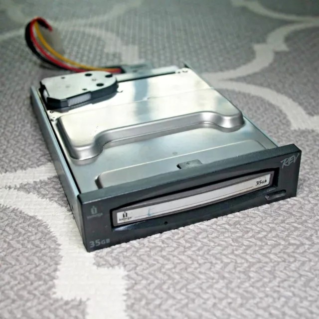 Iomega Rev 3.5” PC Internal SATA Drive 35GB with 35GB cart-rage PC COMPATIBLE