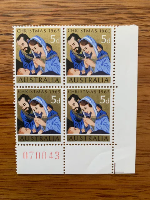 Australia - 1965  Christmas 5d - Numbered Corner Block of 4