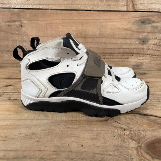 Nike huarache size 5 uk hot sale