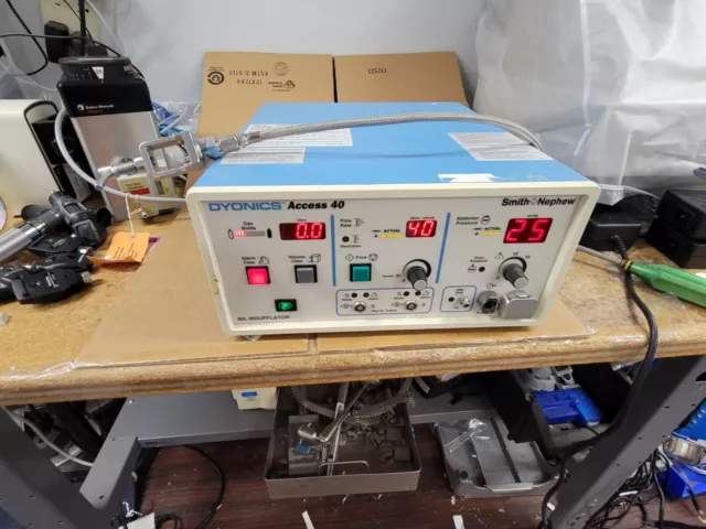 Smith & Nephew Dyonics Access 40  Insufflator 7205832 w/yoke pictured working