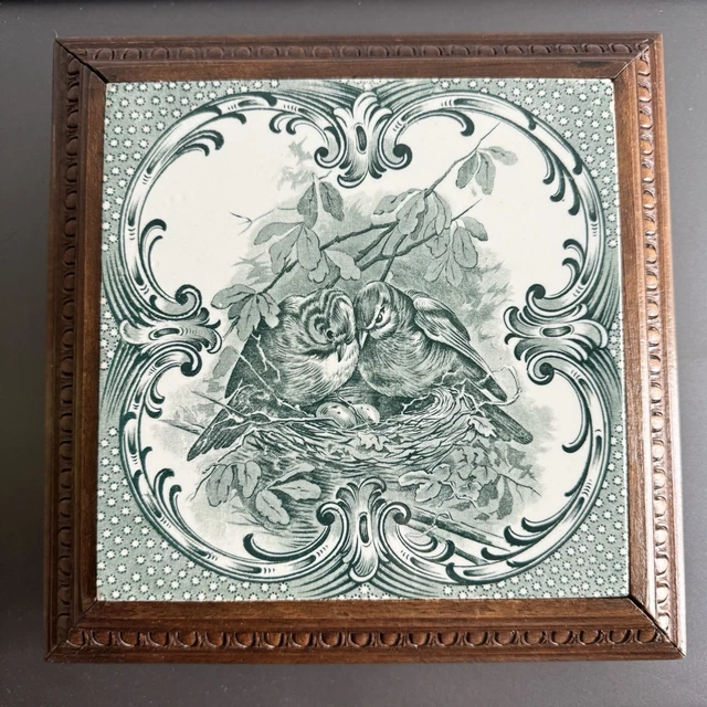 Assiette signée St Amand modèle paysage décor de bateau,de pensées et