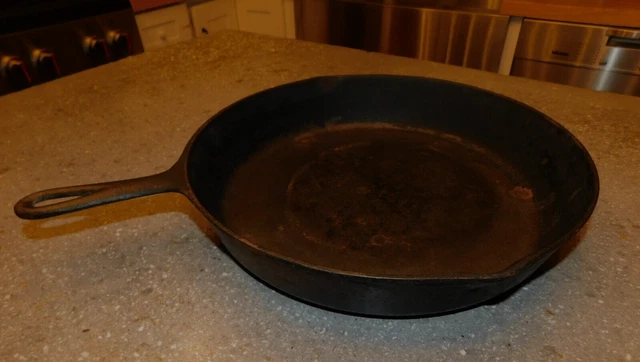 Unmarked No. 10A Cast Iron Skillet #10A (12.5") HEAVY DUTY