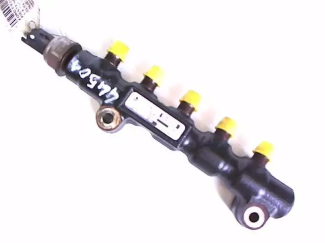 Rampe injection FORD FIESTA 5 1747239