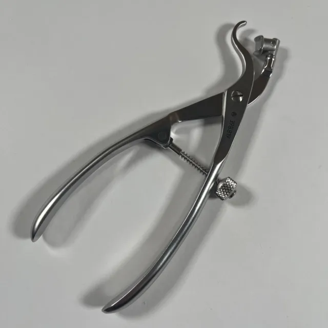 Depuy Synthes Swiss 398.819 Holding Forceps Length: 150mm With Swivel Foot (1)