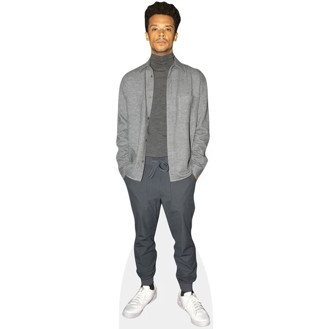 Produktbild von Promi Pappfigur Luke Newton Pappaufsteller Lebensgroß - Grey Suit Celebrity Cutout Bridgerton Aufsteller