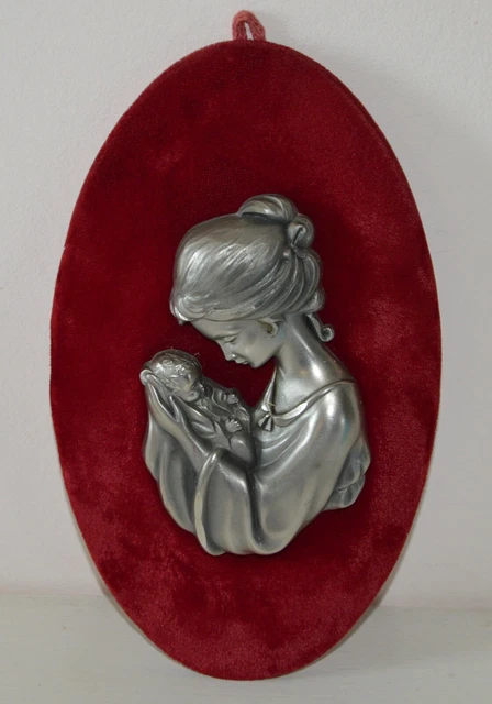 TABLEAU RELIEF LA mère et l'enfant - étain sur velours rouge EUR 10,00