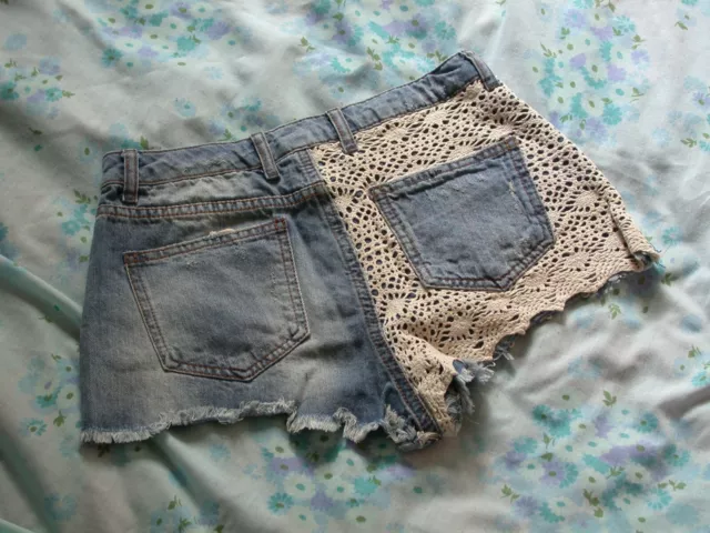 TopShop Moto W28  Blue Denim Shorts faded frayed distressed Cream Crochet Lace 3