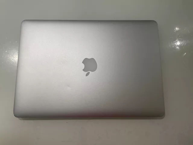 Apple Macbook PRO 15,4" Retina - A1398 - 2,4 GHz IntelCore i7 2760QM 8 GB 256 GB 10