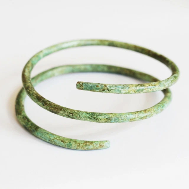 Precioso Brazalete Espiral Edad Del Bronce O Hierro