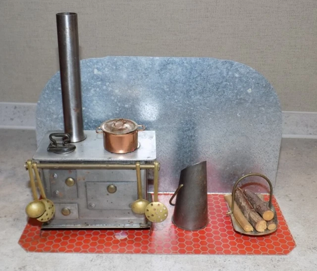 Cuisinière pour poupée en bois vintage des années 1930