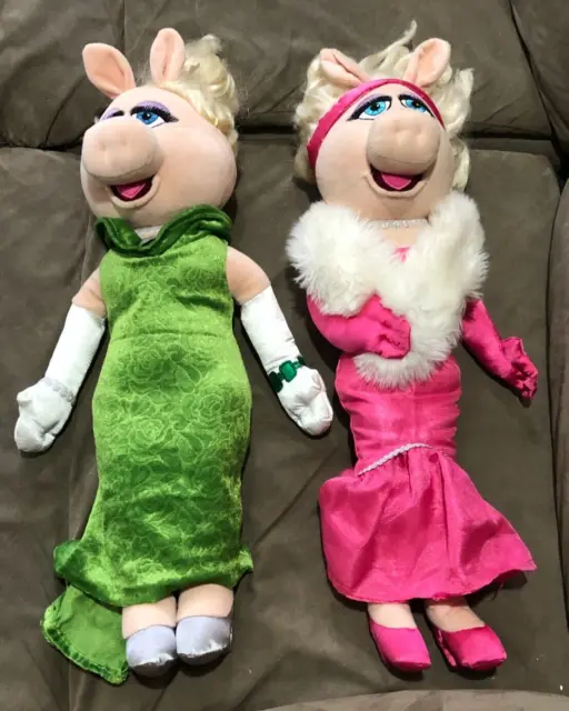 Miss Piggy 19” Pink & Green Dress Plush Disney Store Muppets Most Wanted Doll