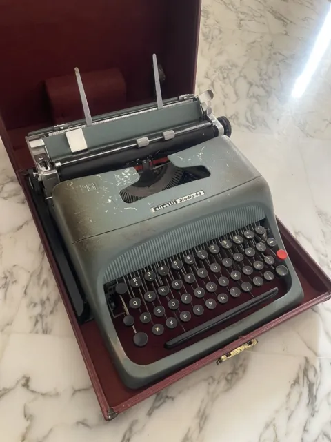 Macchina Da Scrivere - Olivetti Studio 44 Con Custodia