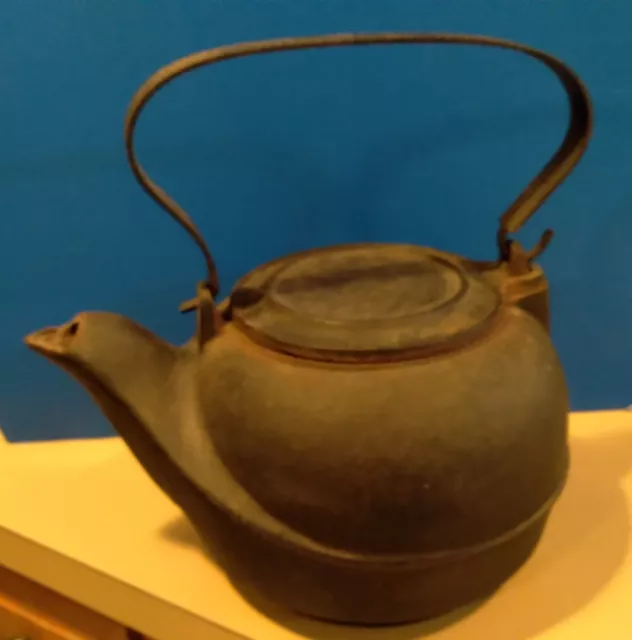 Vintage Large Cast Iron Tea Kettle Rusty Pot Swivel Lid Swing Handle Heavy