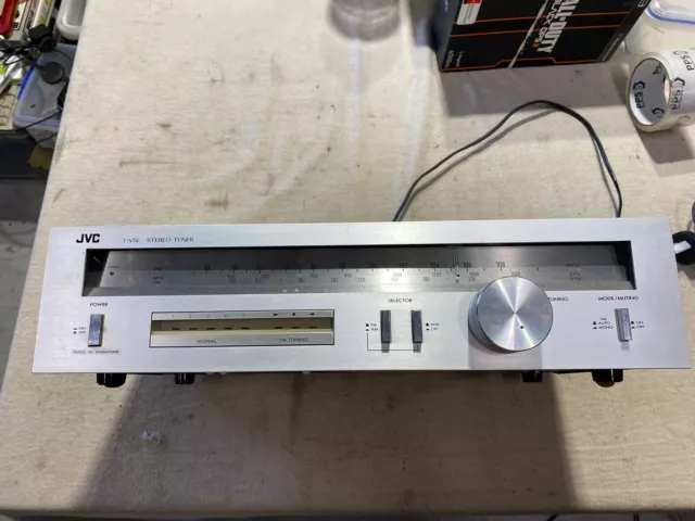 JVC T-V5L Stereo Tuner FM/AM LW/MW Manufactured in Singapore Untested For Part’s