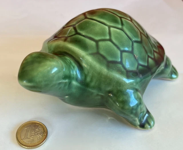 Broche Vintage Tortue En Métal Doré Avec Incrustations De Nacre Multicolore - XXIe Siècle