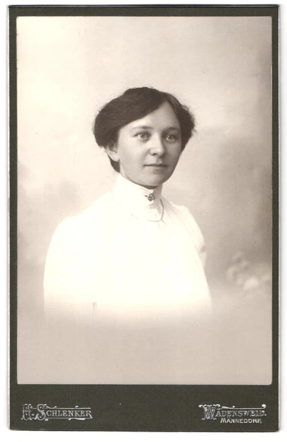 Fotografie E. Schlenker, Wädenswil, Portrait junge Dame mit moderner Frisur