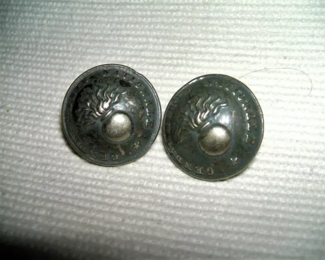 Anciens et authentiques boutons gendarmerie nationale avant 1920.Métal argenté.