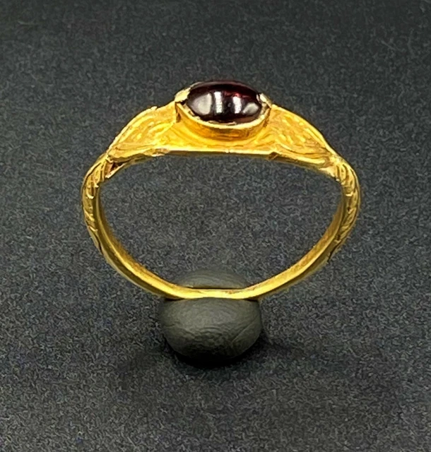 Ancient South East Asian Indonesian Antiquities Gold Jewelry Ring Garnet Gems
