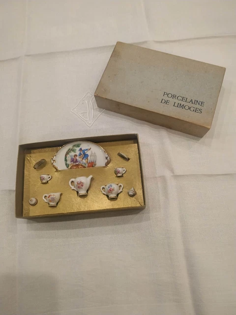 Miniatures en porcelaine française - France