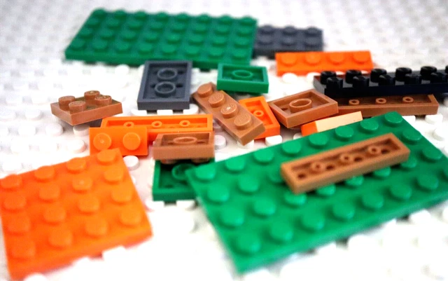 LEGO ASSORTED COLOURED plates as shown Town City Harry Potter NEW £3.42 ...