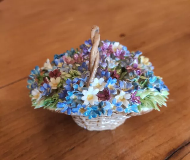 Antico Cesto di fiori  in porcellana Capodimonte collezione Fabris