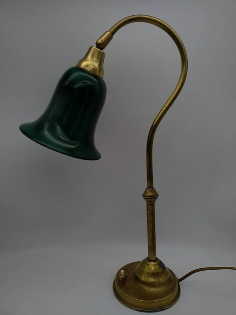 Lampe cuivre de Villedieu, laiton et opaline verte, S.N.M.B Villedieu