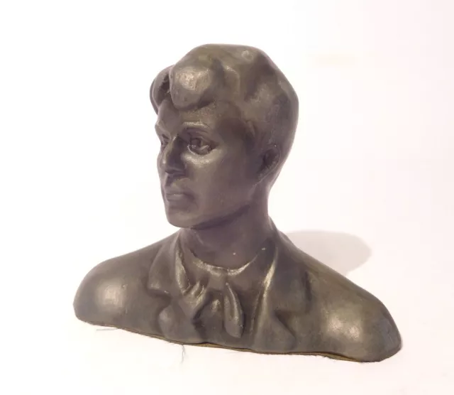 Busto originale in metallo russo antico sovietico del poeta Sergey Esenin...