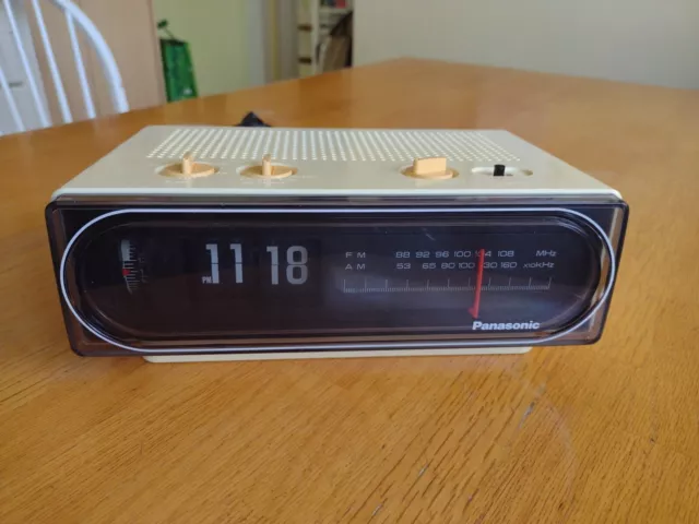 Vintage Panasonic RC-6010 White Flip AM FM Alarm Clock Radio Back To The Future