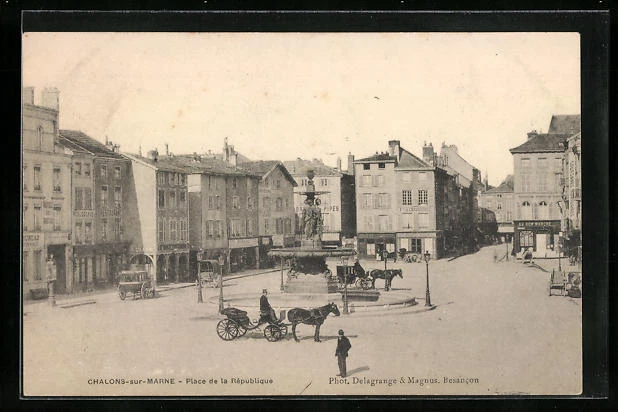 CPA Chalons-sur-Marne, Place de la République 1904