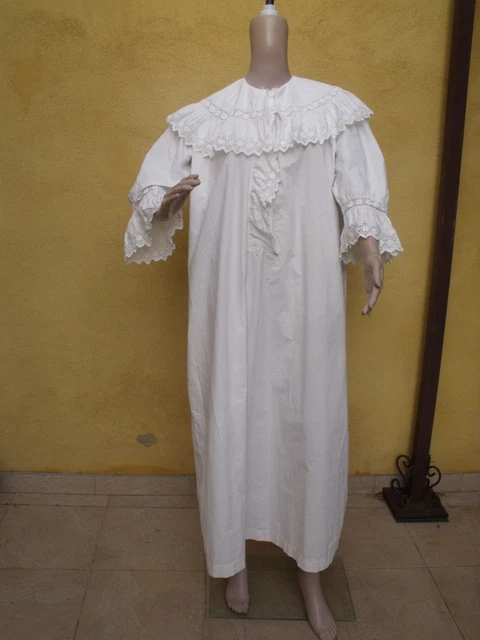 Superbe Chemise De Nuit Ancienne  Longue Brodee