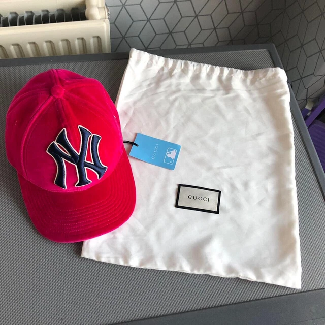 Gucci cap ny top